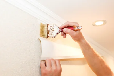 Pose de papier peint à Cintré — revêtements muraux et toiles de verre
